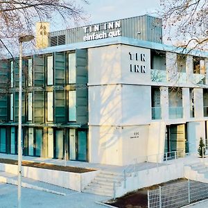 Tin Inn - Hueckelhoven - Das Hotel Aus Hochwertig Ausgebauten Ueberseecontainern